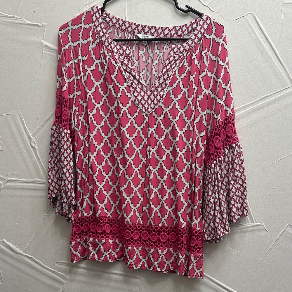 Crown & Ivy top